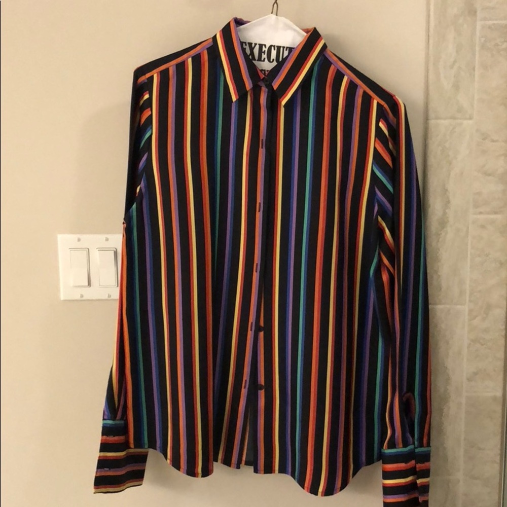 Beautiful silk blouse by JNY, pristine condition.